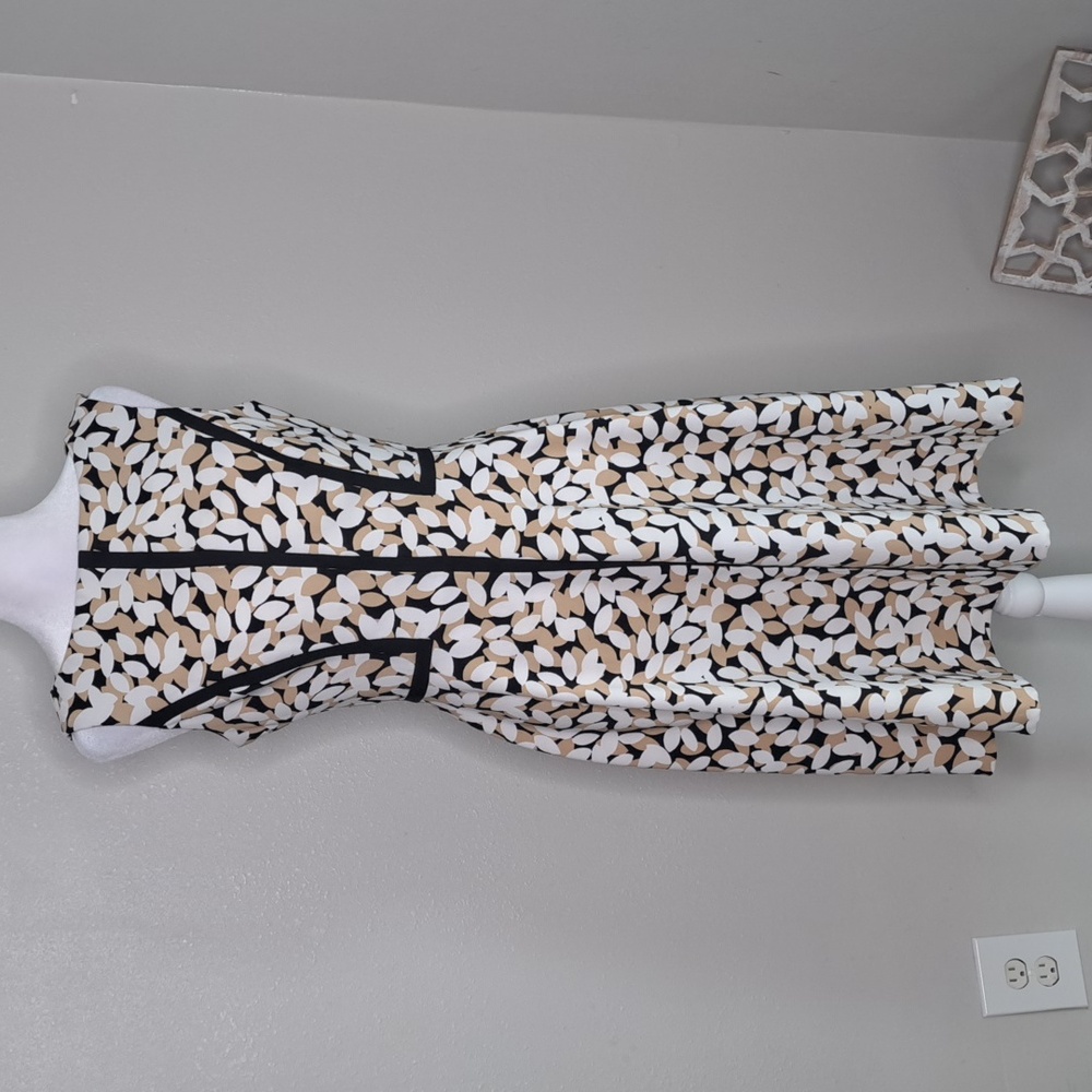 London Time Dress Women's Size 4 Leaves Print Beige White Sleeveless Fit & Flare